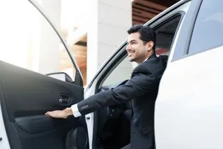 🚘 Арендуйте автомобиль с личным водителем