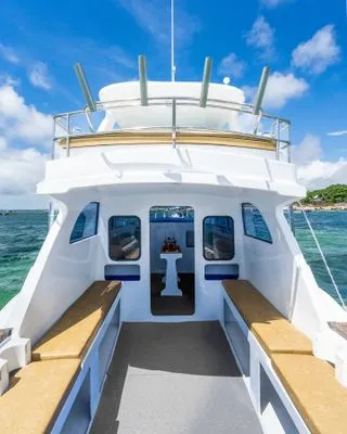 Monohull MRN Bali