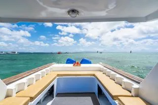 Monohull MRN Bali