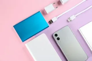 Смартфон или фотокамера и powerbank