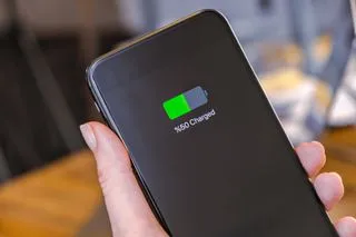 📱 Заряженный телефон или камера