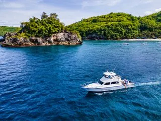 Monohull MRN Bali