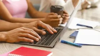 Шаг 5. Получите визу на e-mail
