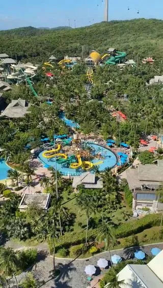АКВАПАРК AQUATOPIA